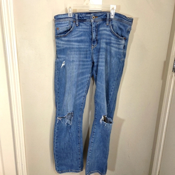 ⭐️Pilcro Distressed Boyfriend Jeans Size 30 - Picture 1 of 8